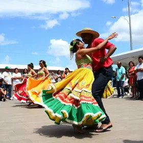 Festival Moeda Que Agita de Dança de Quadrilhas em Belford Roxo