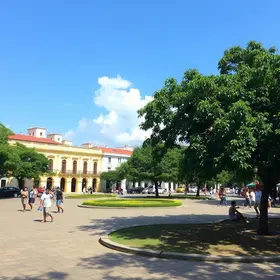 Passeio pelas principais praças públicas de Belford Roxo: Explore!
